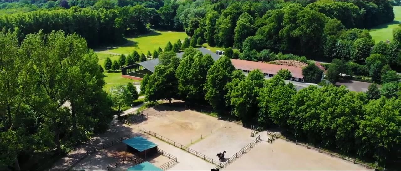 Gut Silk Rundflug - Klicken zum Abspielen